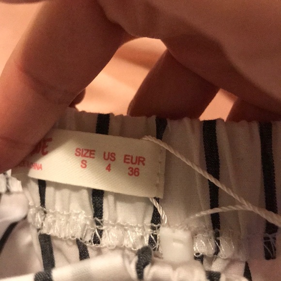 A ROMWE  Button Through Striped Bardot Crop Top - Picture 3 of 4